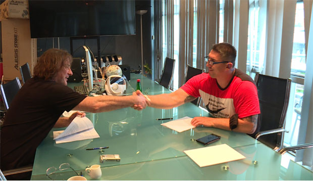 Кристијан Голубовић потписао уговор за Задругу 4: Радиће ХИЉАДУ СКЛЕКОВА дневно (ФОТО)